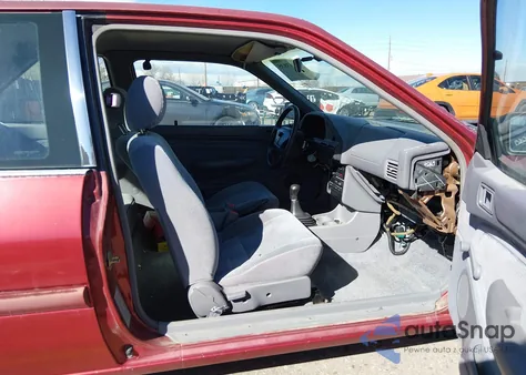 1996 Ford Escort Lx z USA, uszkodzony, nr VIN 3FASP11J7TR131275